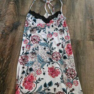 Women's Secret Treasures White Pink Blue Floral Chemise Nightgown